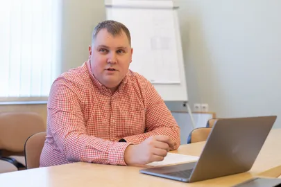 Советник Силламяэского горуправления по развитию Антон Макарьев сказал, что обучения в рамках Ида-Вирумааской программы развития помогли лучше продумать услугу, предназначенную для пожилых людей с нарушениями памяти.