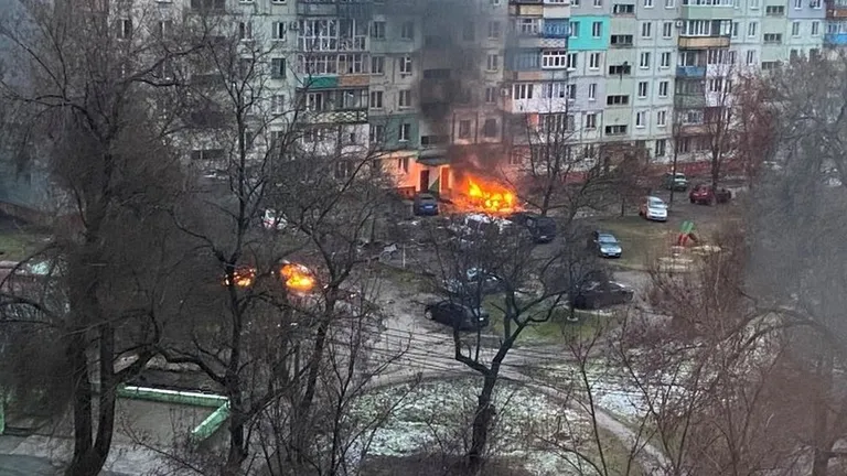 Мариуполь находится под постоянным огнем