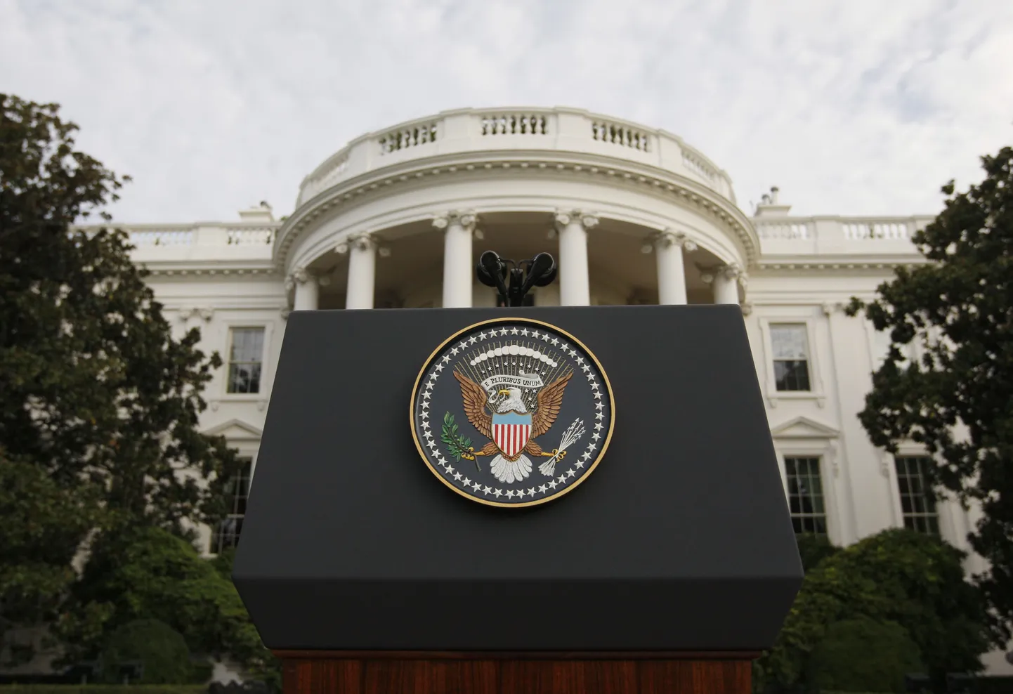 USA uus president Barack Obama astub ametisse 20. jaanuaril. Ürituse jaoks on mõeldud tasuta piletid, kuid nende eest on jõutud küsida isegi 10 000 dollari suurust hinda