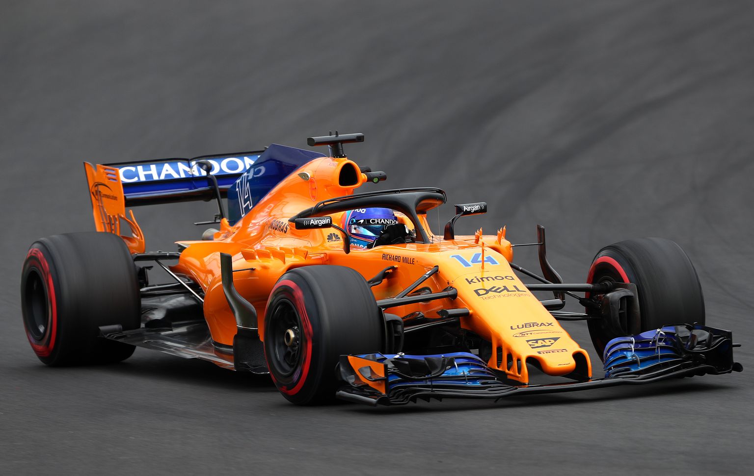Fernando Alonso reeglite tõttu koledaks sunnitud McLareni roolis.