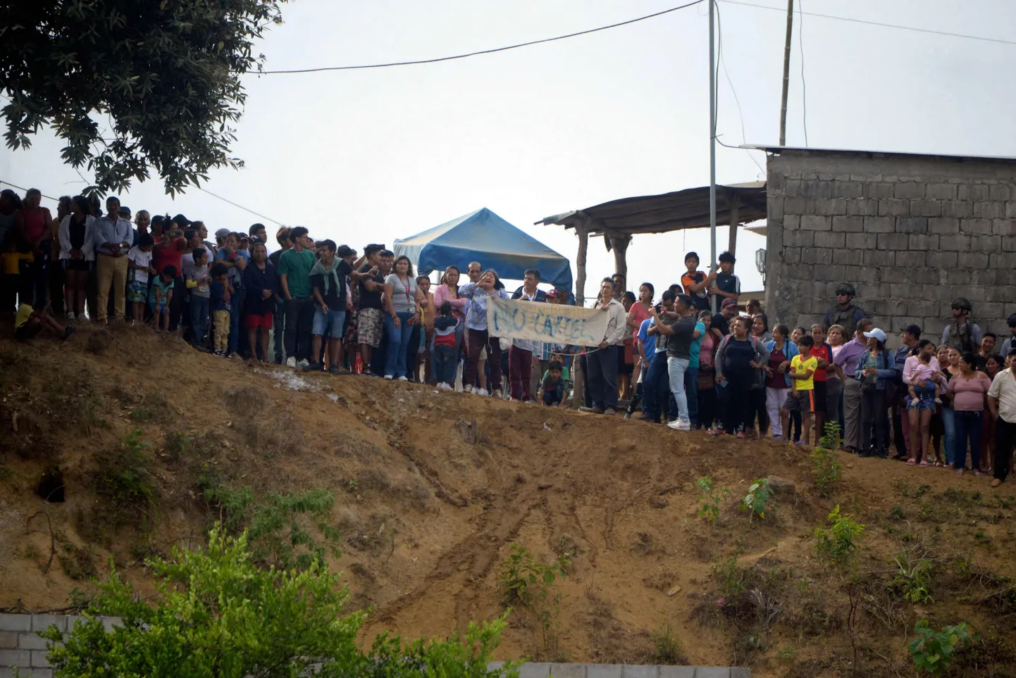 Kohalikud elanikud protestimas uue vangla ehitamise vastu El Salvadoris Santa Elena linnas.