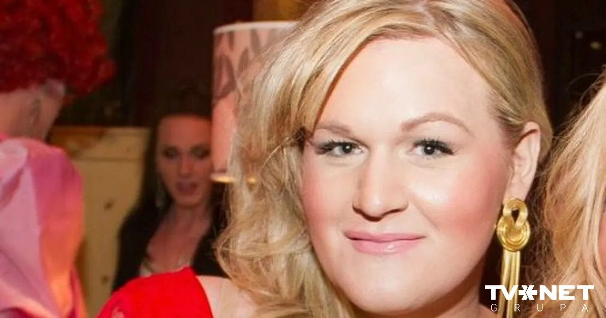 Ogziga bogoz olayotgan ayollar ishtirokidagi porno