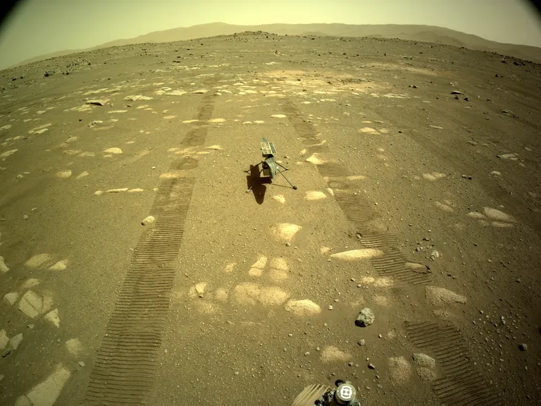 NASA Marsi-kulguri Perseverance tehtud foto minihelikopter Ingenuityst punasel planeedil