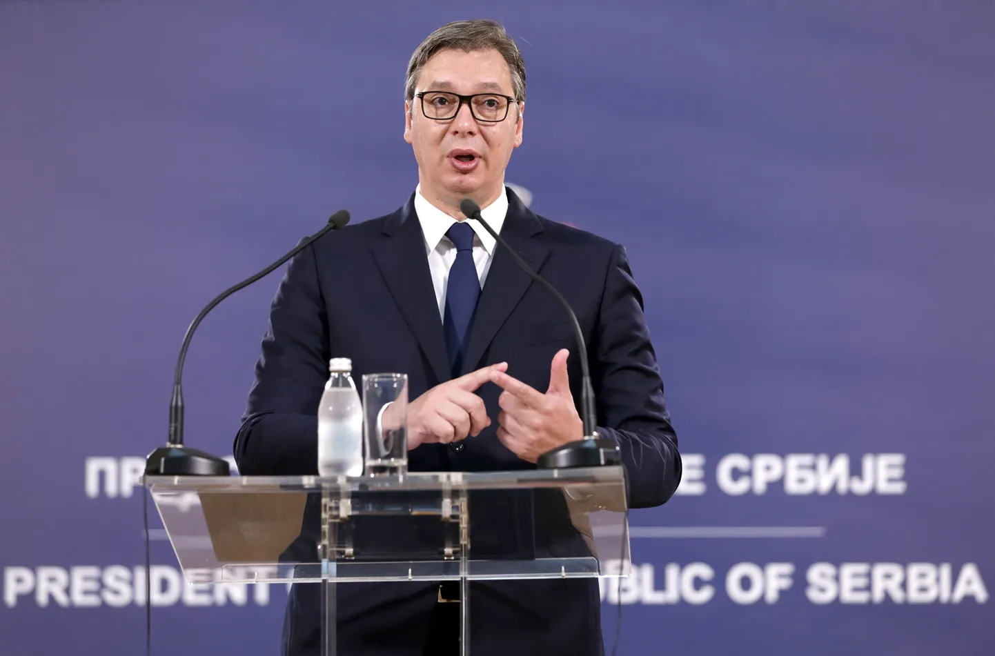 Serbia president Aleksandar Vučić sellel 20. juulist pärineval fotol.