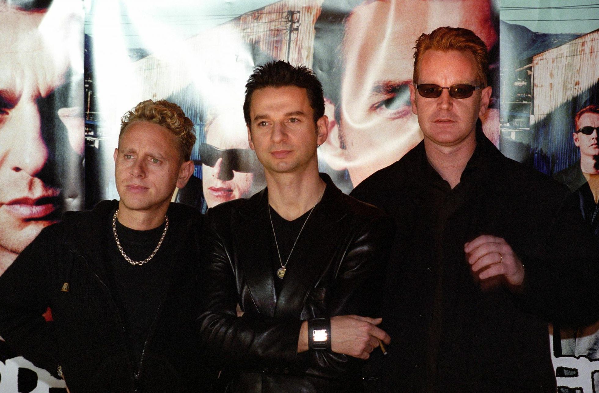 Pilk ajas tagasi: Depeche Mode’i liikmed Martin Gore, Dave Gahan ja Andy Fletcher aastal 2001 Hamburgis.
 