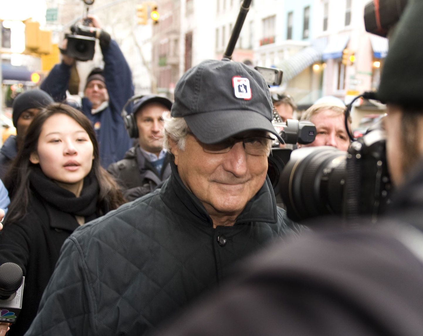 Bernard Madoff 17. detsembril New Yorgis pärast kohtuhoonest väljumist.