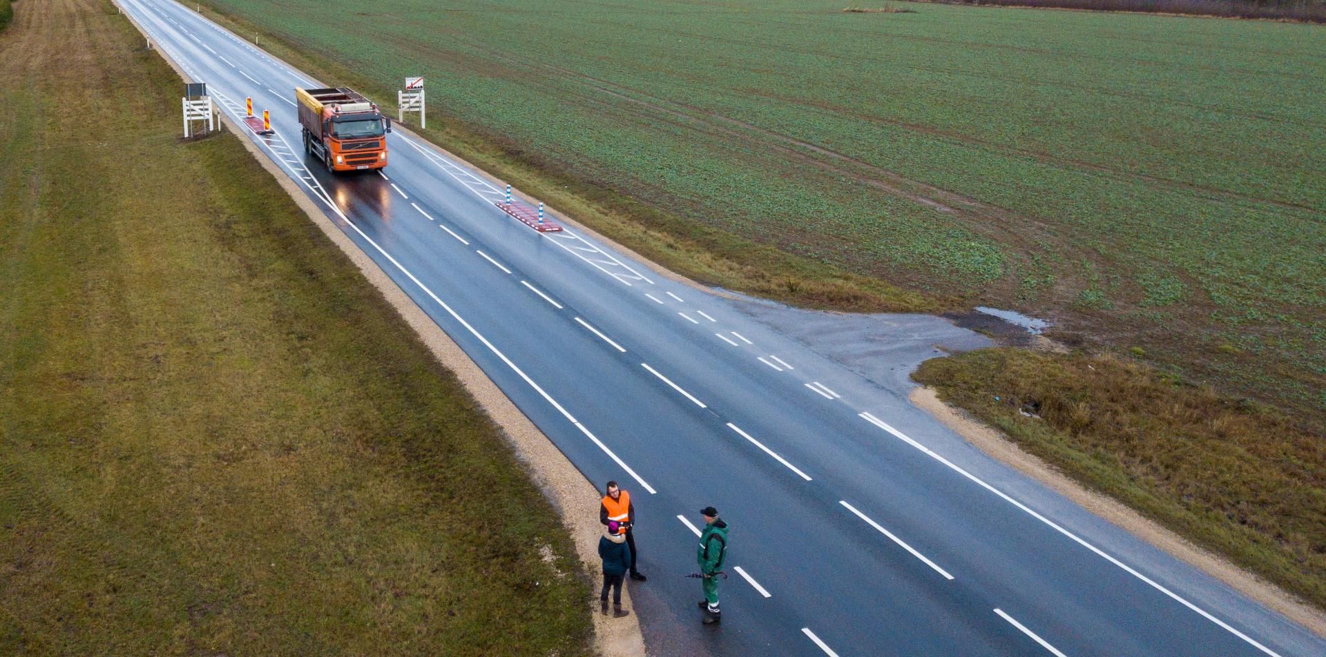 Дорога шоссейного типа как называется. Шоссейная дорога. Шоссейные дороги. Департамент шоссейных дорог Эстонии. Ремонт дорог в Эстонии.