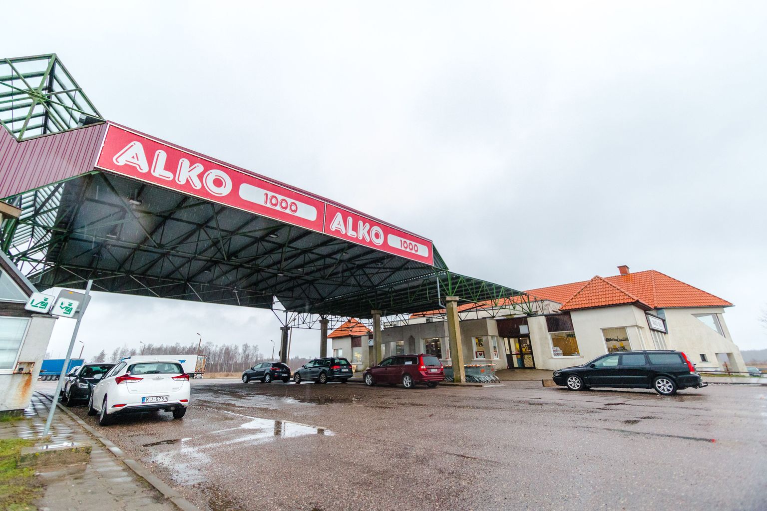 Alko1000 kauplus Lätis.