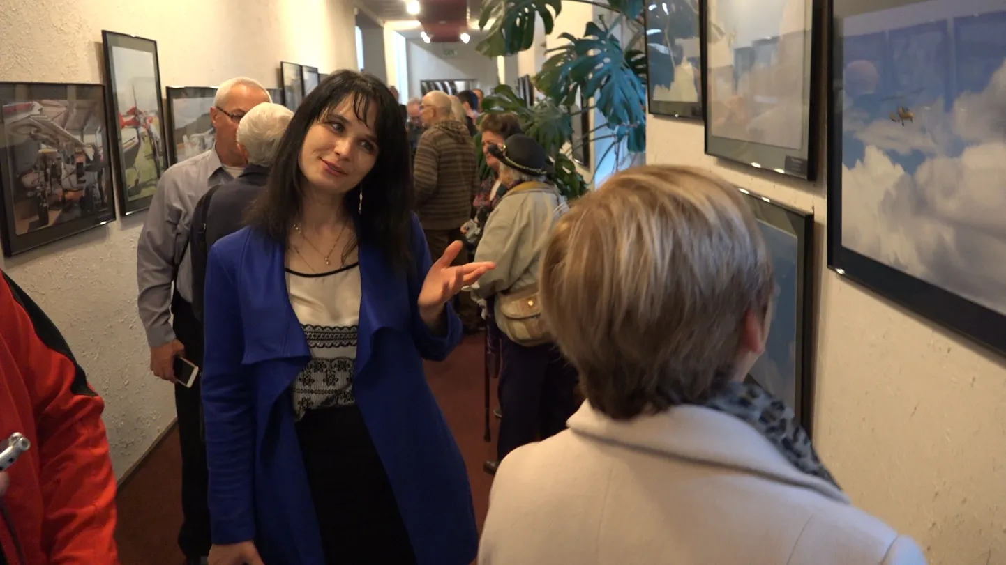 Елена Тихомирова представляет свои работы.