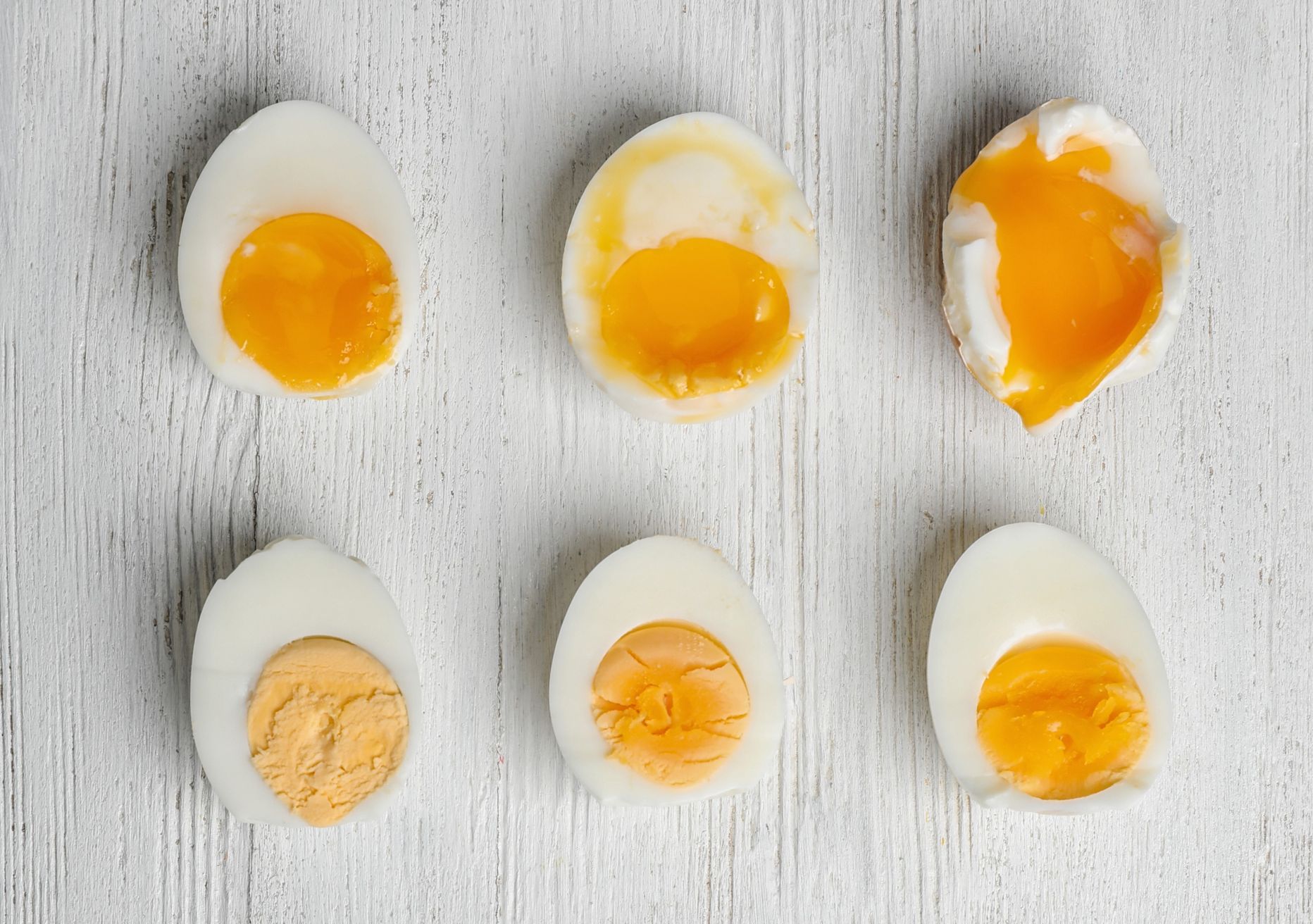 Сколько варятся 3 яйца. Яйца всмятку и вкрутую. Степень варки яиц. Для варки яиц всмятку. Стадии варки яйца.