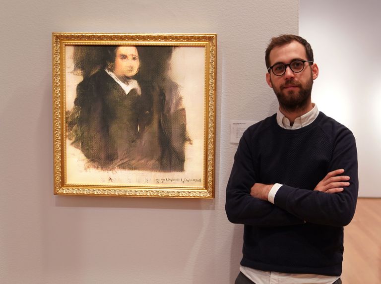 Prantsuse kunstnikeühenduse Obvious liige Pierre Fautrel ja tehisintellekti loodud maal «Portrait of Edmond De Belamy»