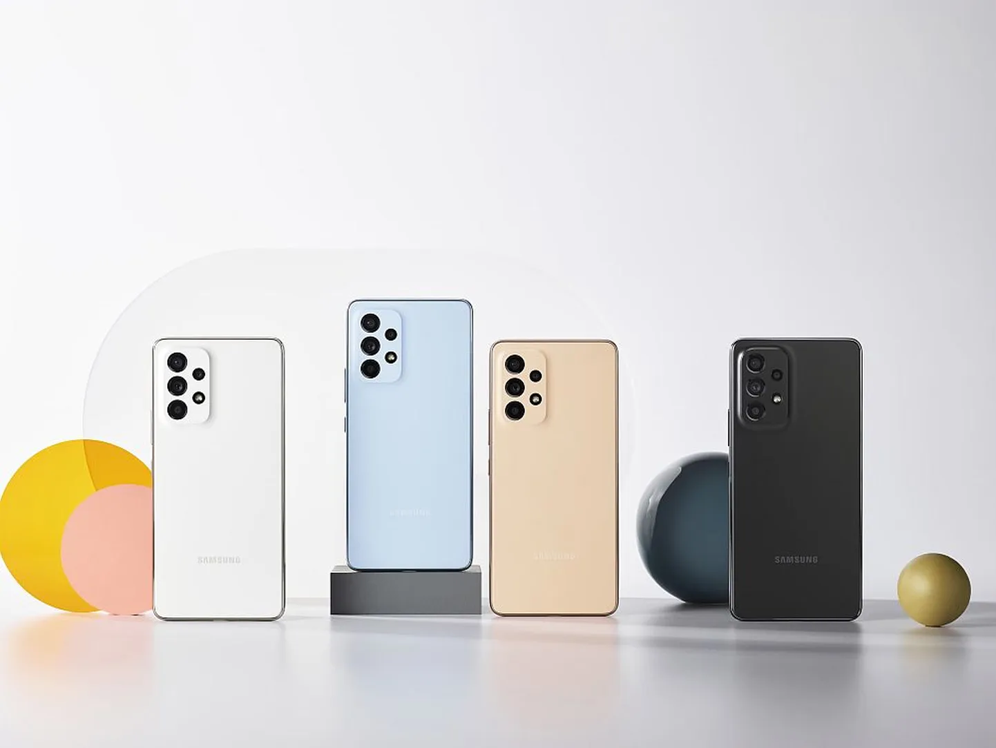 Uutel telefonidel on vähe uuendusi, kuid näiteks Galaxy A53 on nüüd sama suure akuga, kui Samsungi tippmudel Galaxy S22 Ultra.