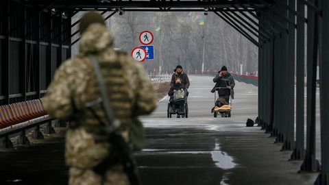 Krievijas okupētajā Luhanskā polim piespriež 13 gadu cietumsodu par karošanu Ukrainas pusē