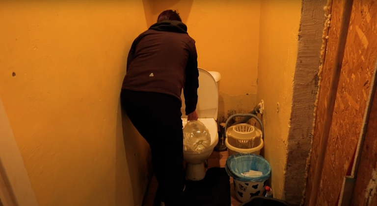 Anneli elab täna Abja-Paluojas üürikorteris, kus puudub vesi ja kanalisatsioon.