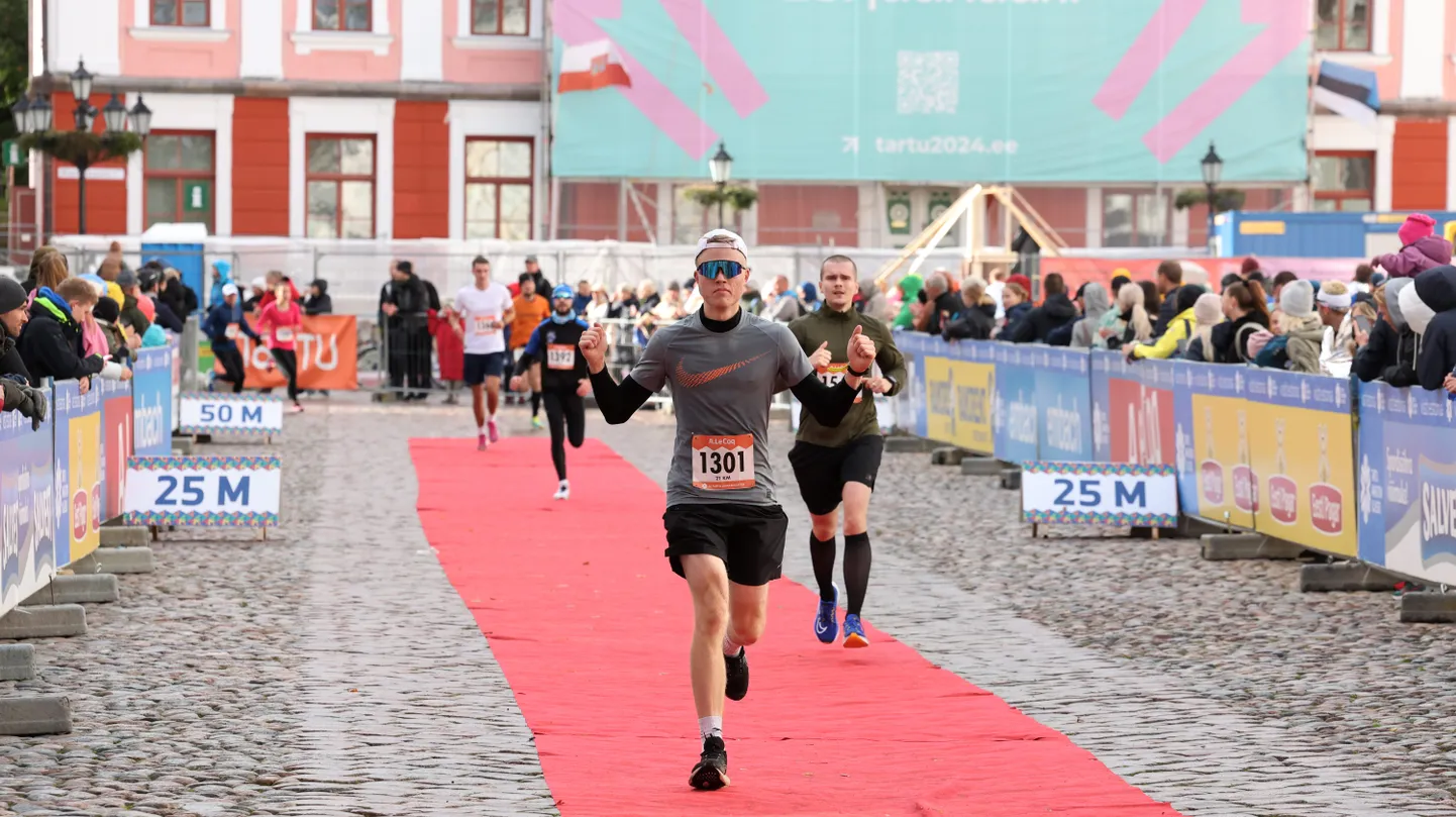 Kui üldjuhul ootab tartu linnamaratoni lõpetajaid finišialas rõõmuhõisete järel medal, siis tänavu kõik osalejad seda kohe kaela ei saa.