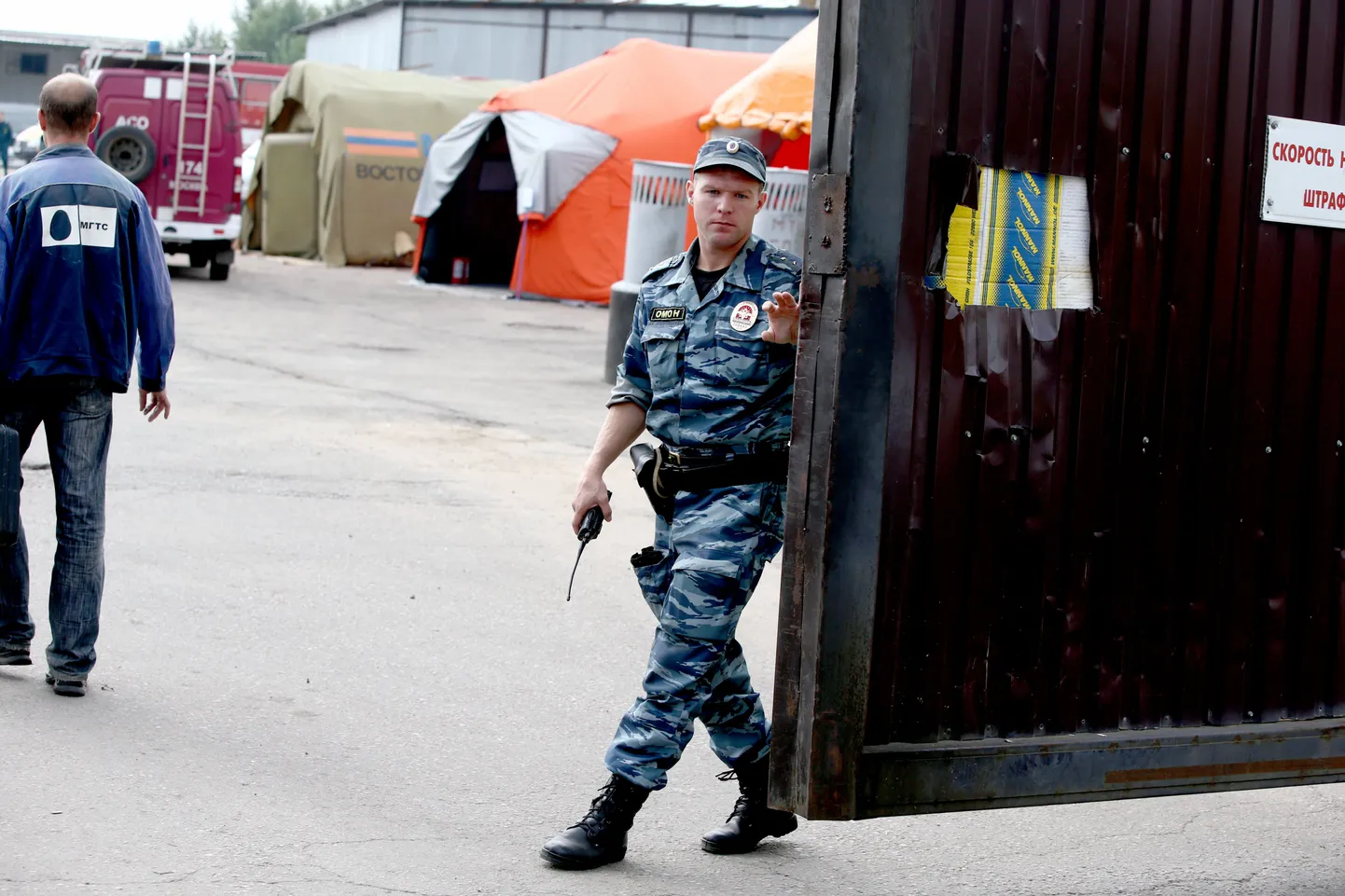 Illegaalidele loodud telklinnak endise Tšerkizovski turu territooriumil.