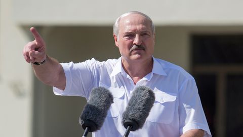 «Нацисты и прикорытники»: Лукашенко заявил, что координационный совет оппозиции – это попытка захвата власти