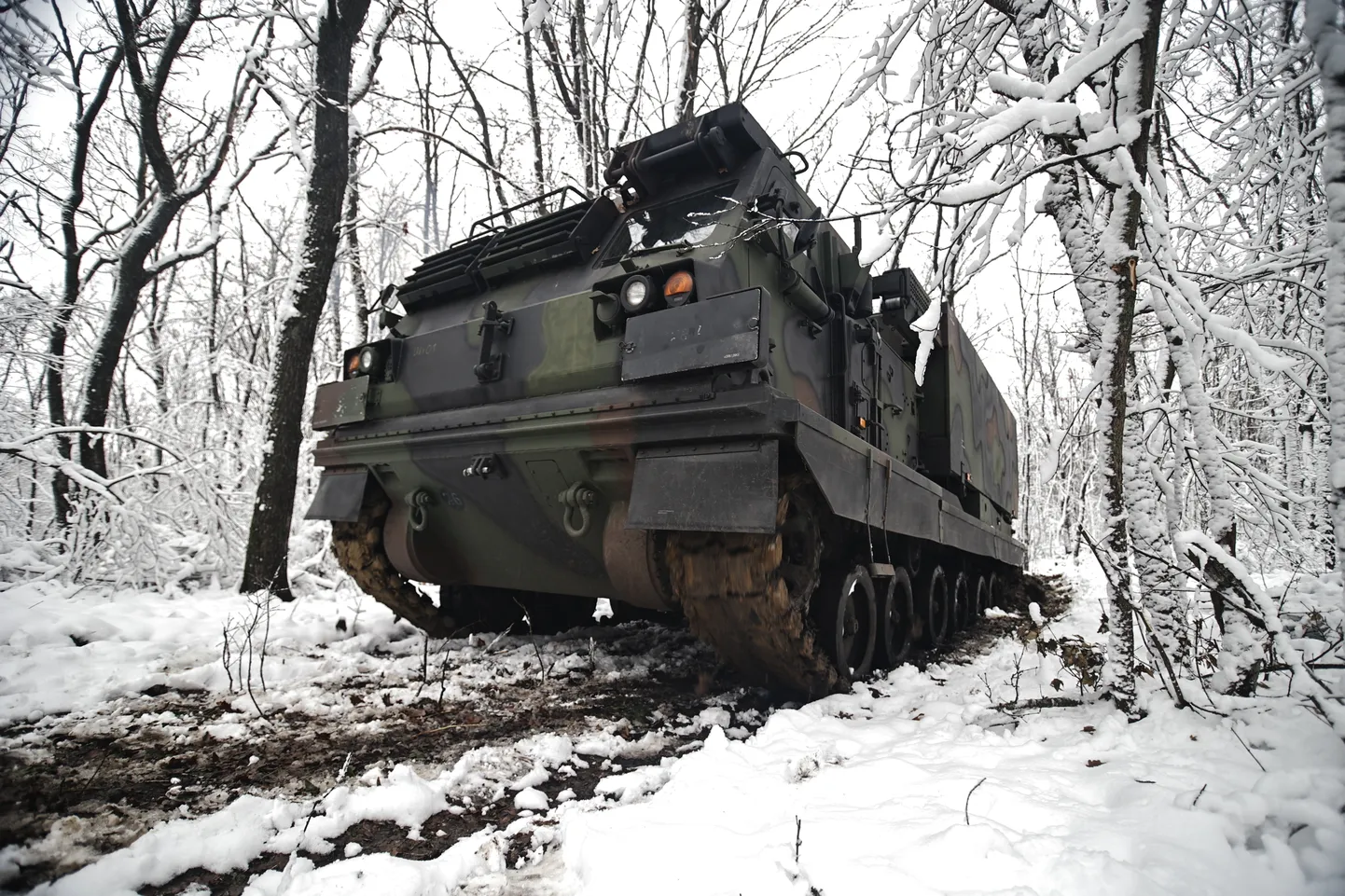 Ukraina mitmelasuline raketiheitja Donetski oblastis.