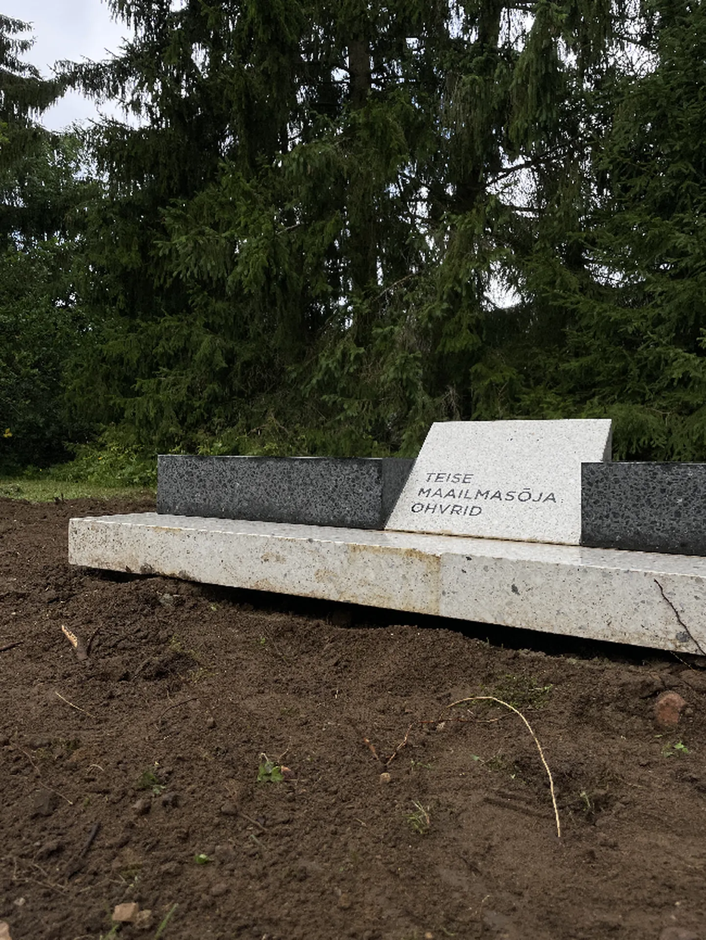 The remains of 68 World War II dead were buried in Vändra`s new cemetery.