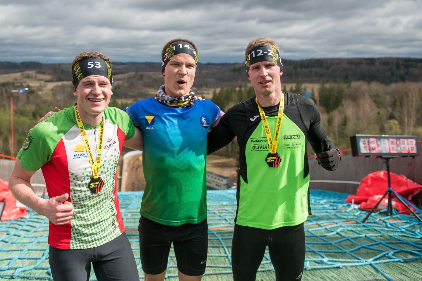 Tehvandi mäejooksu põhivõistluse esikolmik (vasakult) Sander Linnus, Mardo Lundver ja Marek Võsu.