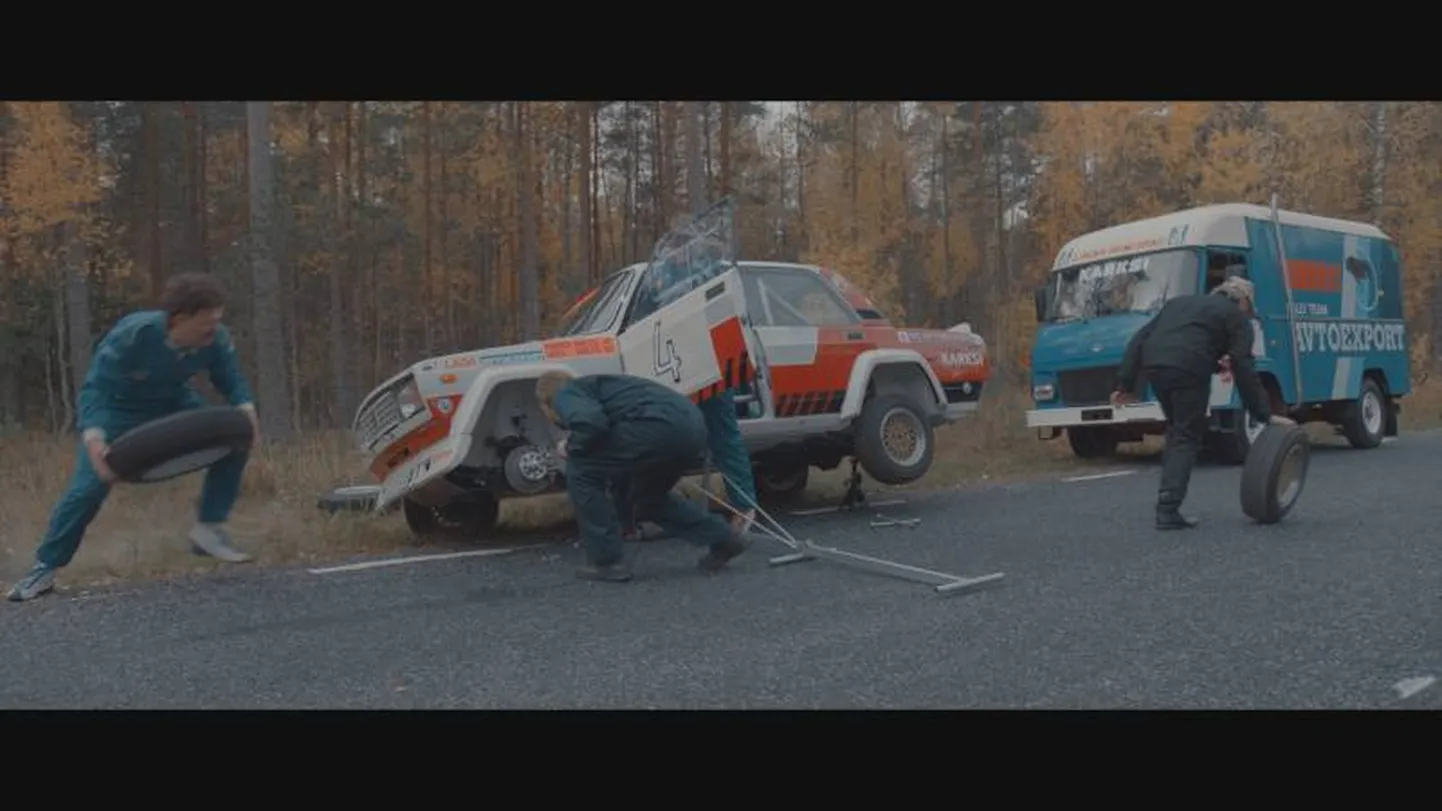 Eesti autosportlastest jutustav linateos  "Kurvilise tee legendid".