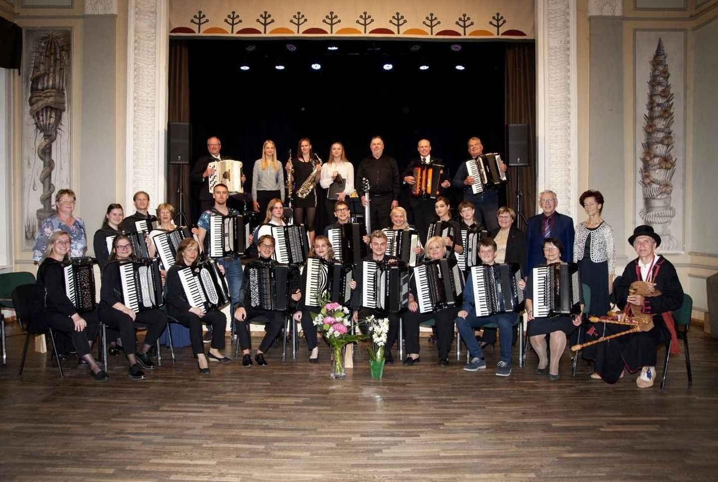 Ansambel Baltic Tremolo tähistas Abja-Paluojal 20. tegevusaastapäeva. Lisaks Mulgimaa pealinnale on orkestri tugikeskused Leedus Šiauliais ja Lätis Limbažis.