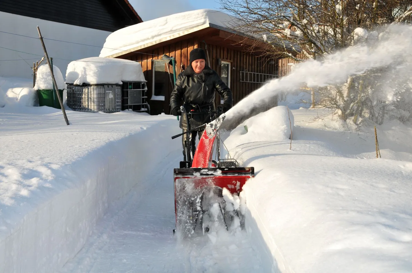 Enne potentsiaalse ostja vastuvõtmist tasub ka suurem lumi maja eest korsitada, et ostja tervete kontidega ja muretult tuppa pääseks.