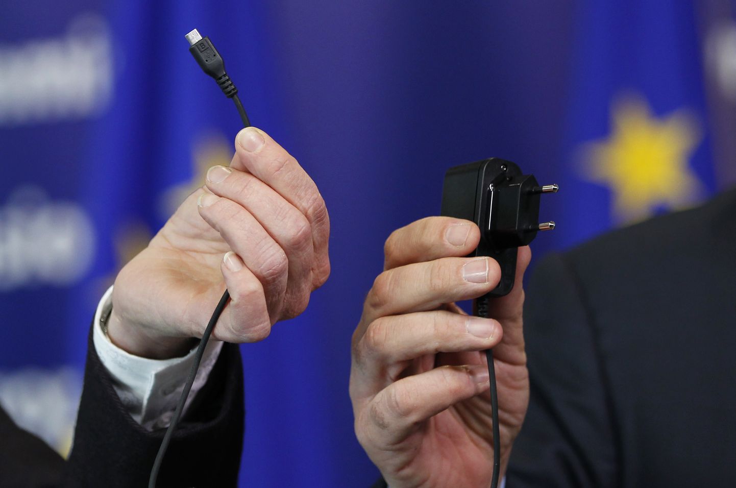 Euroopa parlament tahab kõigile telefonidele ühte laadijat