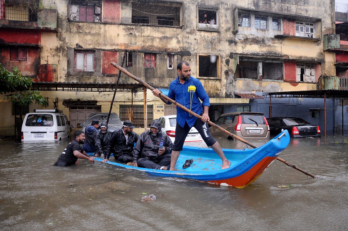 Tsüklon Michaungi lähenemisega seotud üleujutus India Chennai linnas.