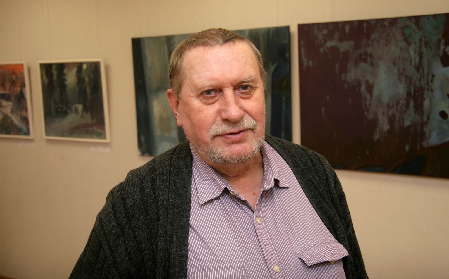 Boriss Uvarov 2015. aastal Ahtme kunstide koolis oma näituse avamisel.