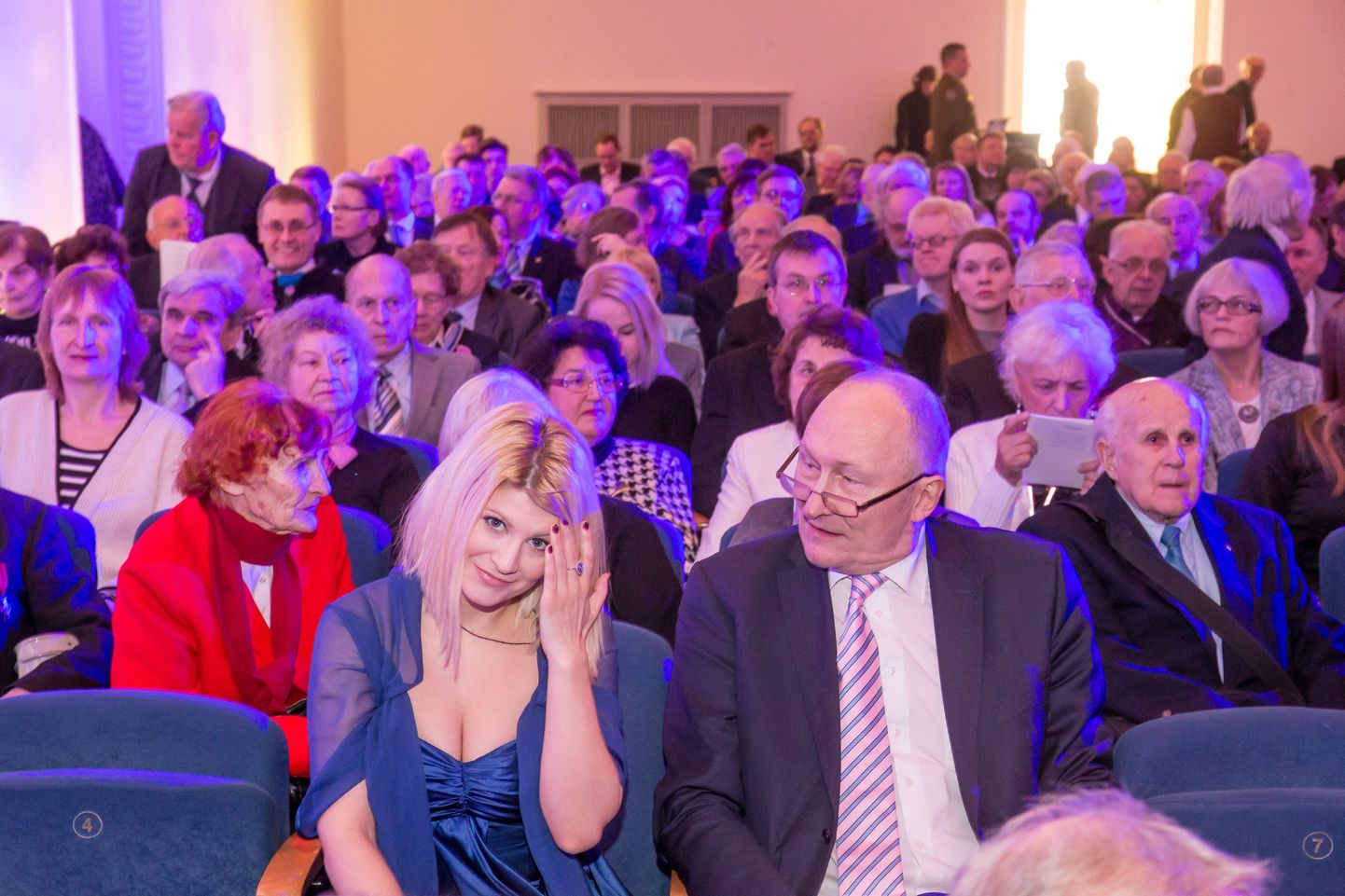 Tallinnas Estonia kongressisaalis toimus täna Eesti Kongressi 25. aastapäeva kontsertaktus. Viktoria Ladõnskaja ja Jaak Aaviksoo