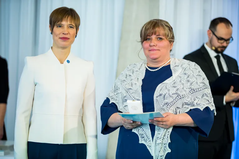 Пропагандист хаапсалуской шали Мирье Симс получила знак отличия "Белая звезда" V класса.