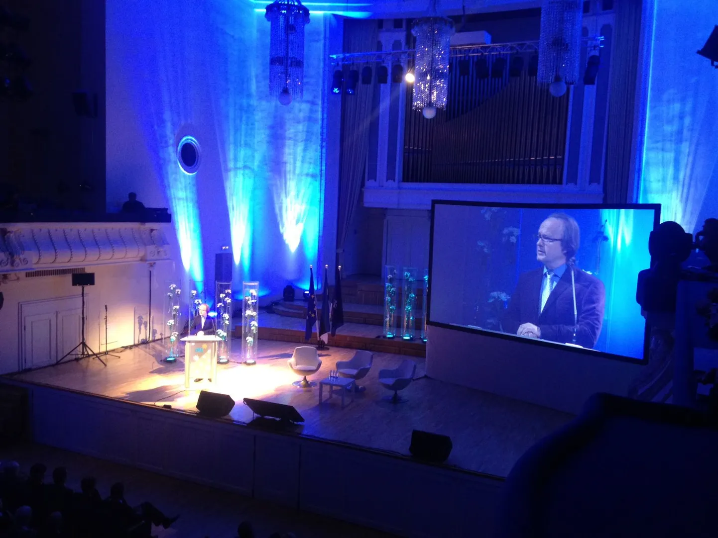 Mart Laari esimest valitsust meenutav konverents. Tiit Pruuli.