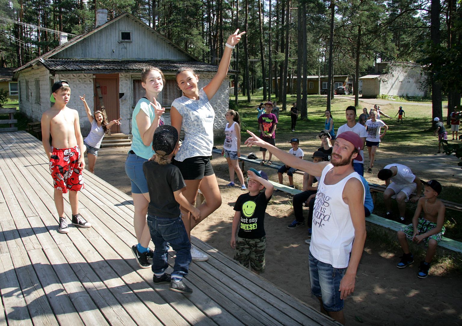 2014. aastal tähistas Kurtna noortelaager oma 65. sünnipäeva, kuid kahjuks see laagri viimaseks juubeliks jäigi. Alissa Linter (keskel) töötas toona siin kasvatajana.