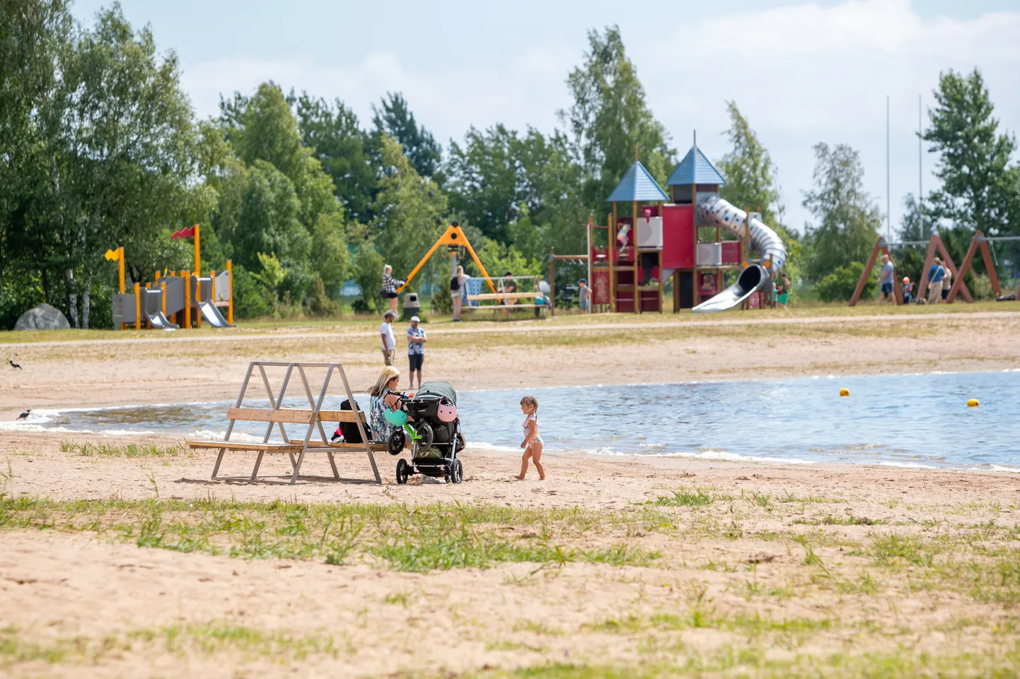 KAASAEGNE: Titerannas on tegevust nii noorele kui vanale, jalutajale kui ratturile.