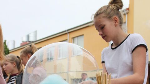 Galerii: Pärnu Mai koolis toimus mitmendat korda heategevuslik laat