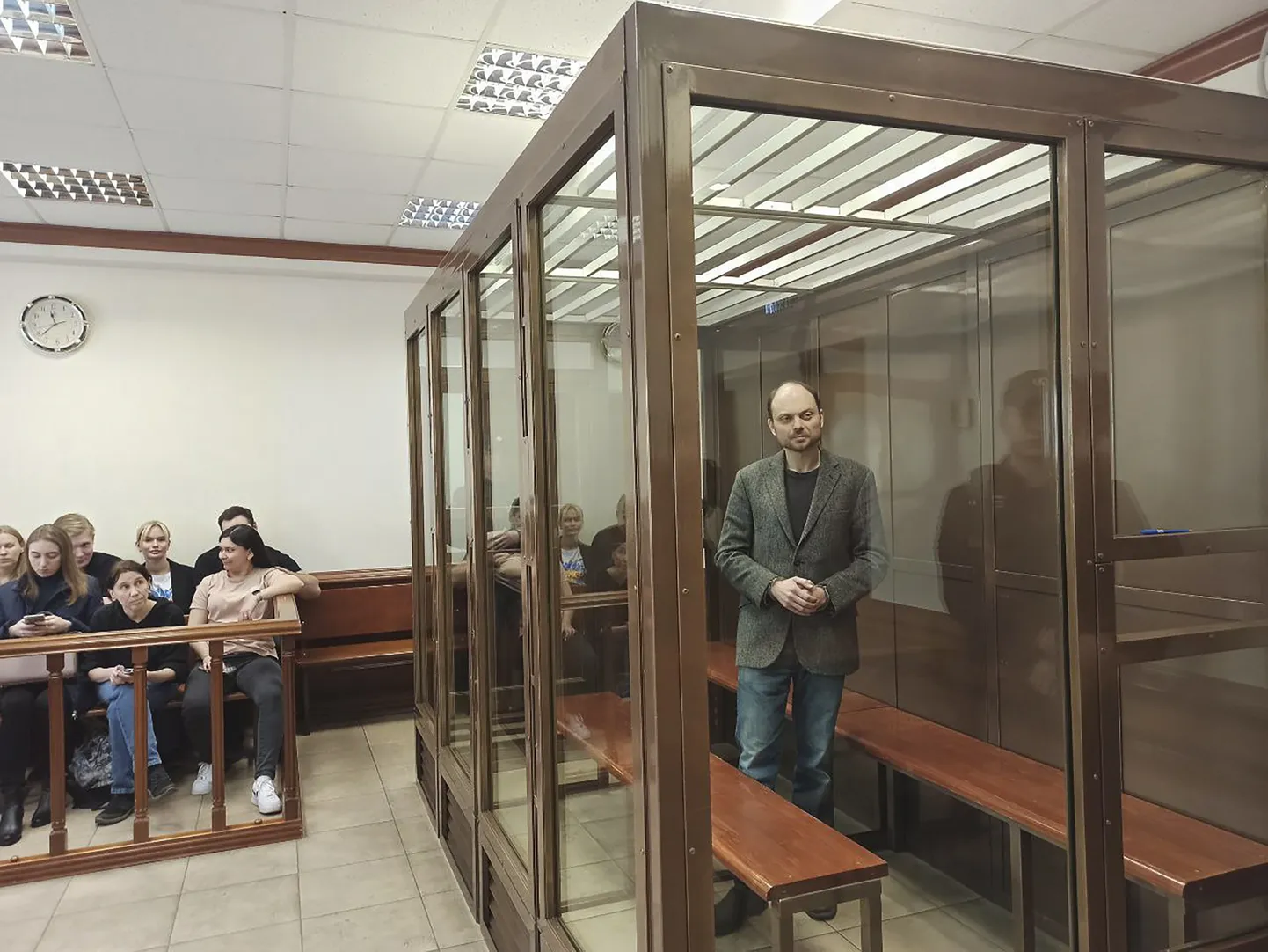Erinevalt Jevgeni Prigožinist tuli opositsioonipoliitik Vladimir Kara-Murzal kohtu ette astuda ja talle mõisteti 25-aastane vanglakaristus