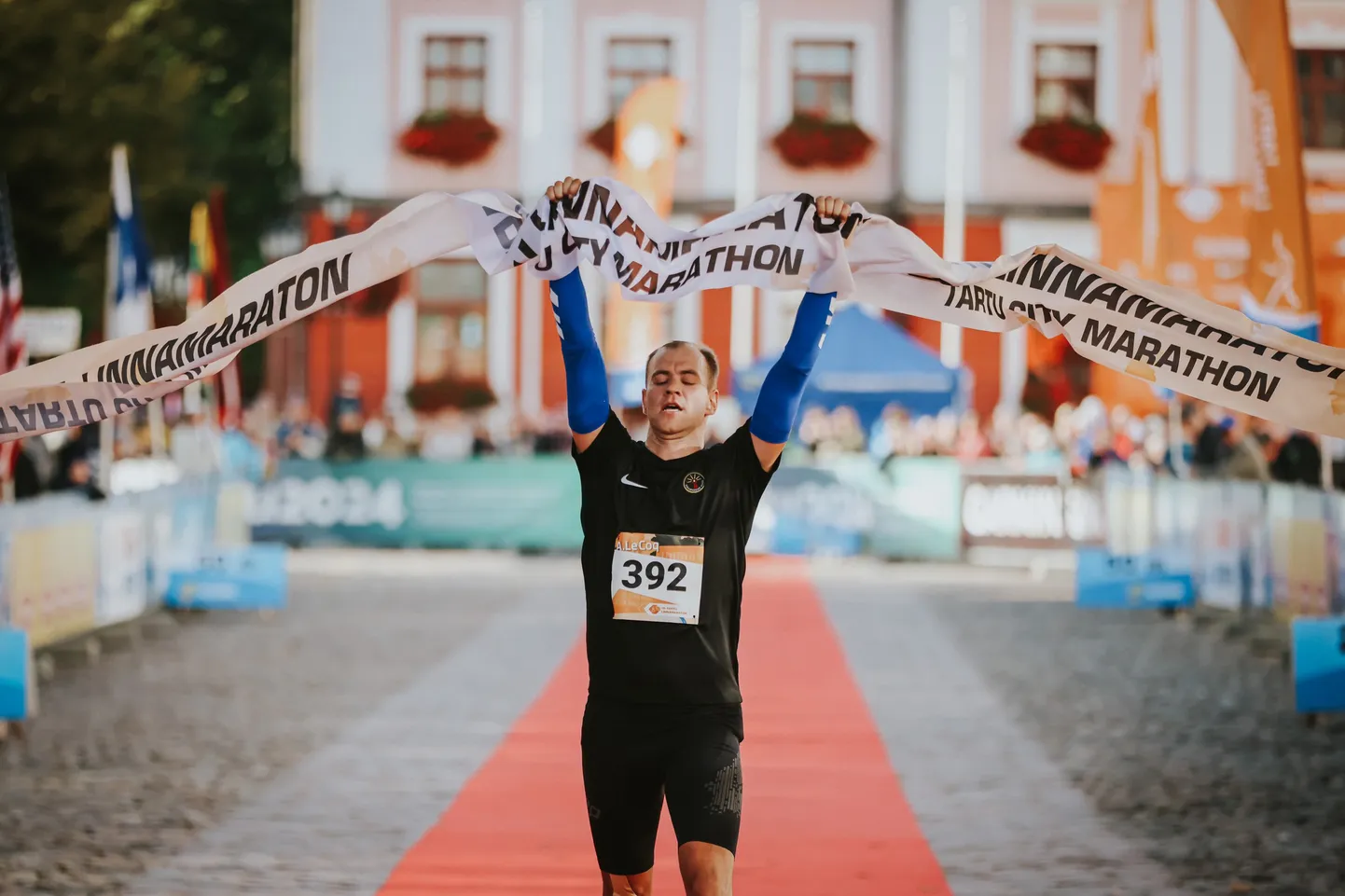10. Tartu Linnamaratoni võitja Bert Tippi finišijoonel