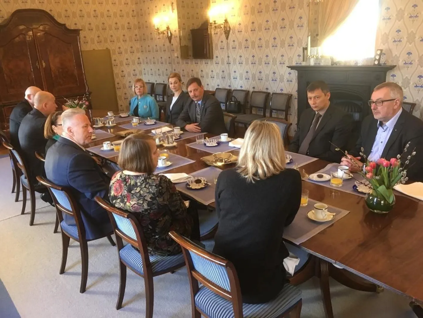 ​Tallinna linnavalitsuse, Soome saatkonna ja Soome Instituudi kohtumisel 28. märtsil vahetati informatsiooni Tallinna ja Helsinki linnade koostööprojektide hetkeseisust ning Soome Vabariigi 100. aastapäeva tähistamisega seonduvast.