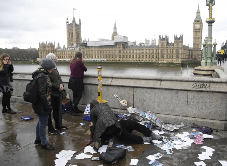 Теракт в Лондоне на Вестминстерском мосту / TOBY MELVILLE/REUTERS/Scanpix