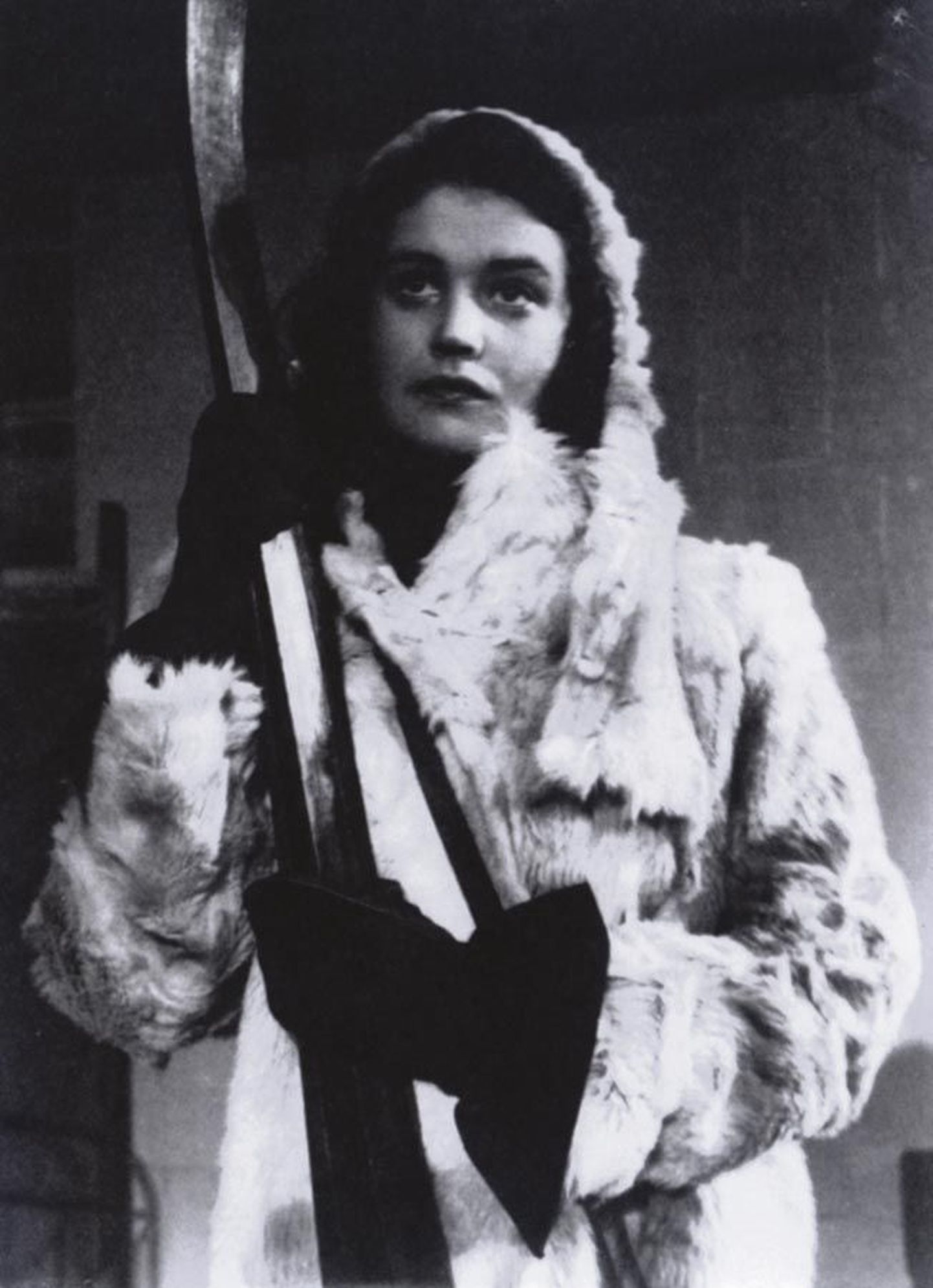 Ellen Kaarma 1953. aastal Vanemuises nimiosalisena Aleksei Arbuzovi näidendis «Tanja»
