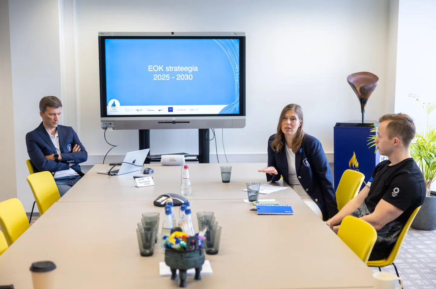 Eesti Olümpiakomitee strateegia tutvustamine. Vasakul EOK peasekretär Kristo Tohver, keskel president Kersti Kaljulaid.