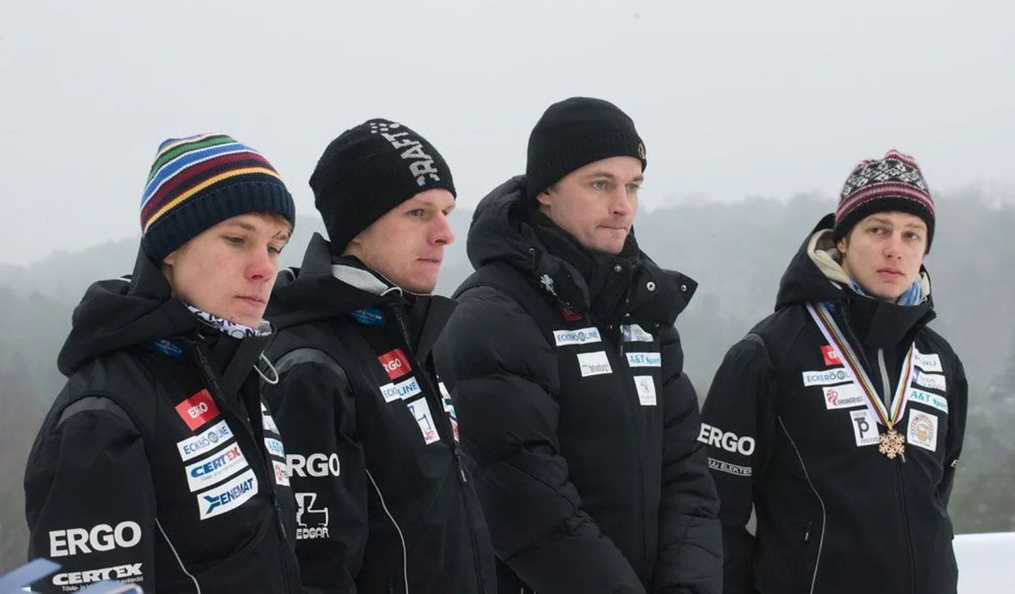Kail Piho, Karl-August Tiirmaa, koondise peatreener Tambet Pikkor ja Han-Hendrik Piho. Kaks äärmist meest, liidrid, ei lenda.