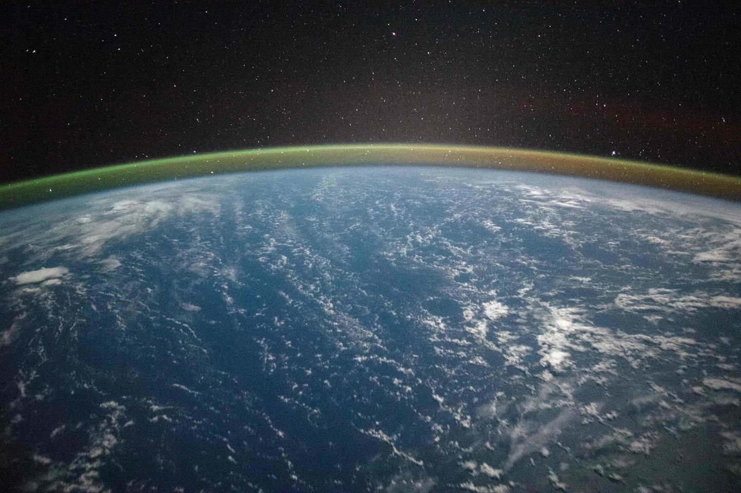 Vaade Maale rahvusvahelisest kosmosejaamast Vaikse ookeani kohal.