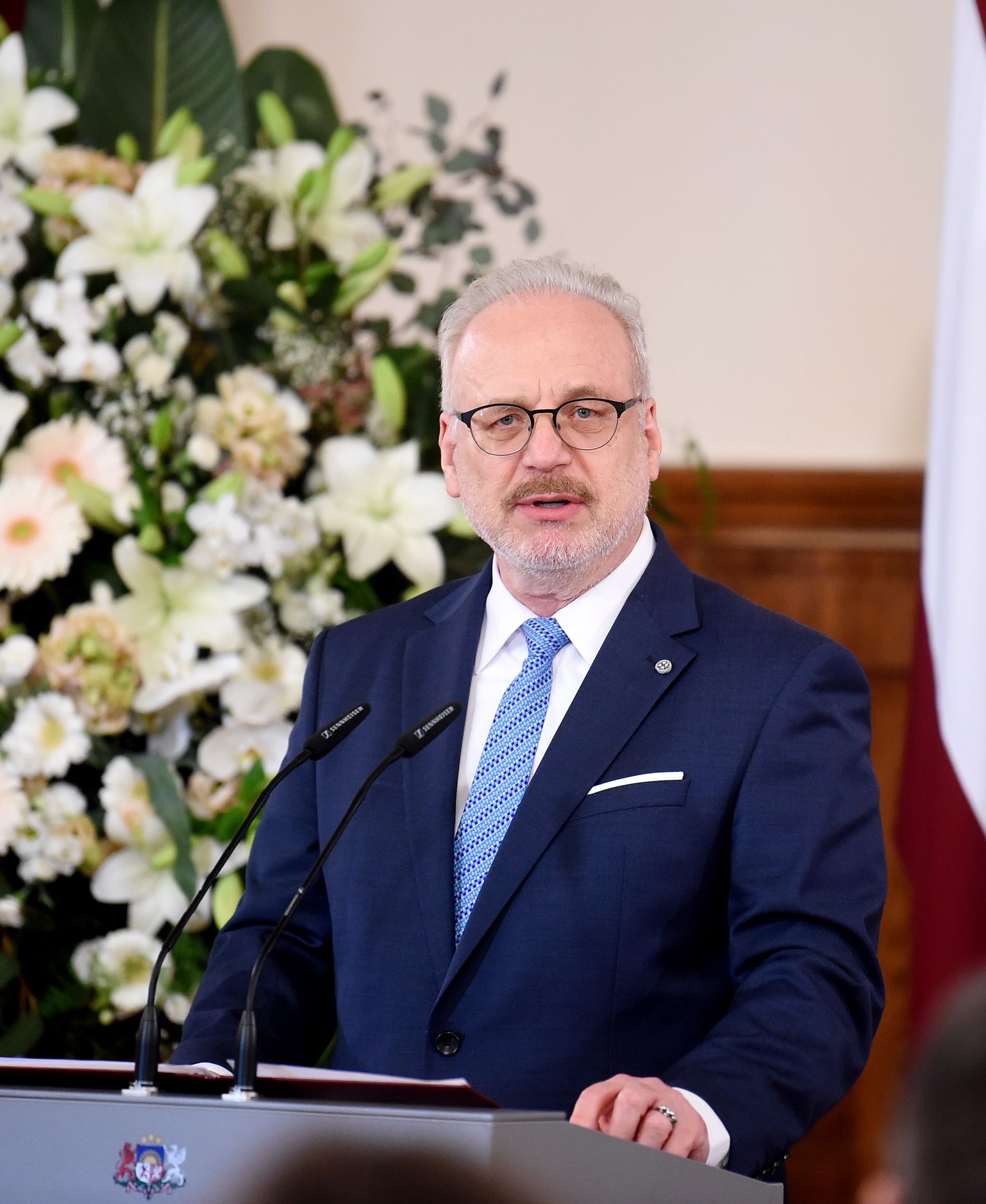 Valsts prezidents Egils Levits piedalās svinīgajā Triju Zvaigžņu ordeņu pasniegšanas ceremonijā Rīgas pilī.