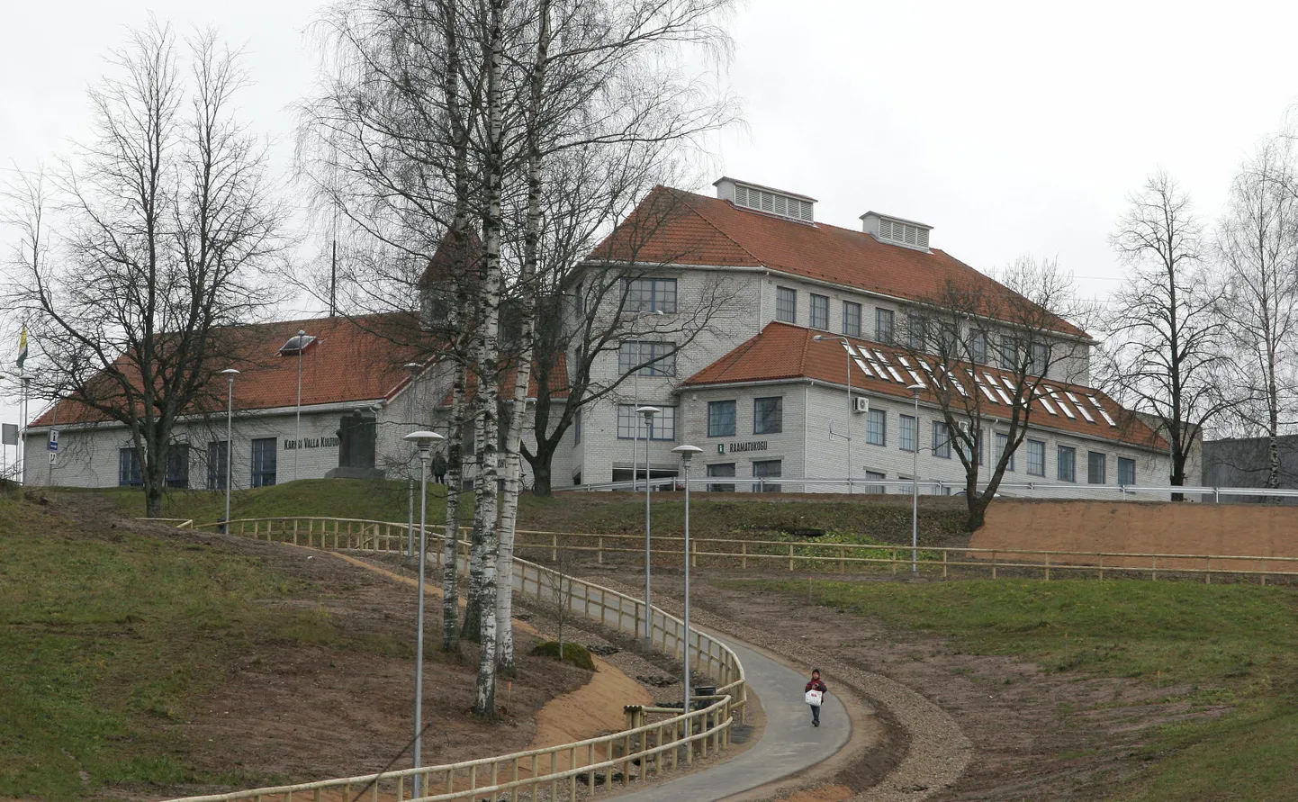 Karksi vallarahvas saab ürgorus kergliiklusteel segamatult sõita rattaga, rulluisutada või harrastada kepikõndi.
