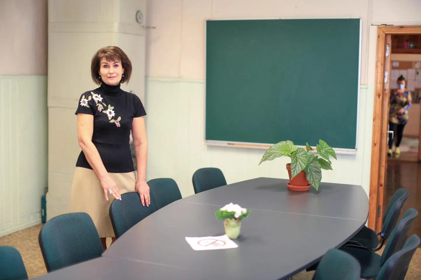 Valga kaugõppegümnaasiumi direktori Airi Mägi sõnul toimib kool praeguses vormis hästi ja pole sugugi kindel, et uus lahendus õppurite seisukohalt parem on.
