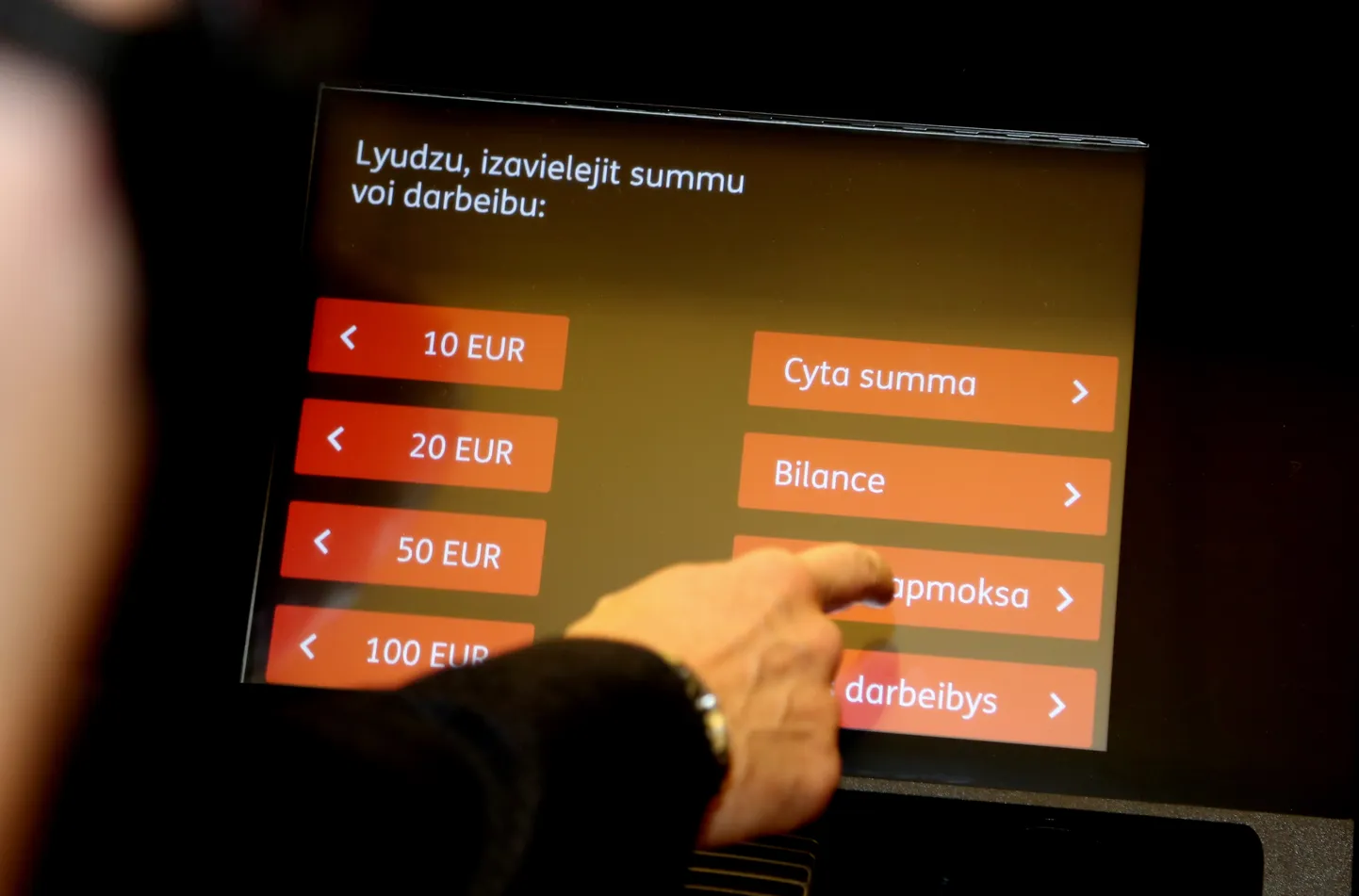 Bankas "Citadele" bankomāts ar latgaliešu dialektu.