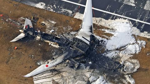 Пожар на борту: как экипаж безупречно эвакуировал пассажиров из горящего самолета