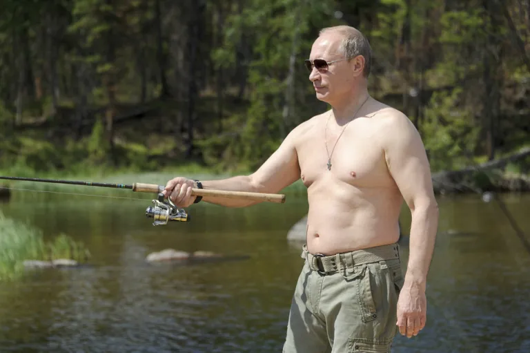 Путин на рыбалке в Сибири, Июль 2013 года